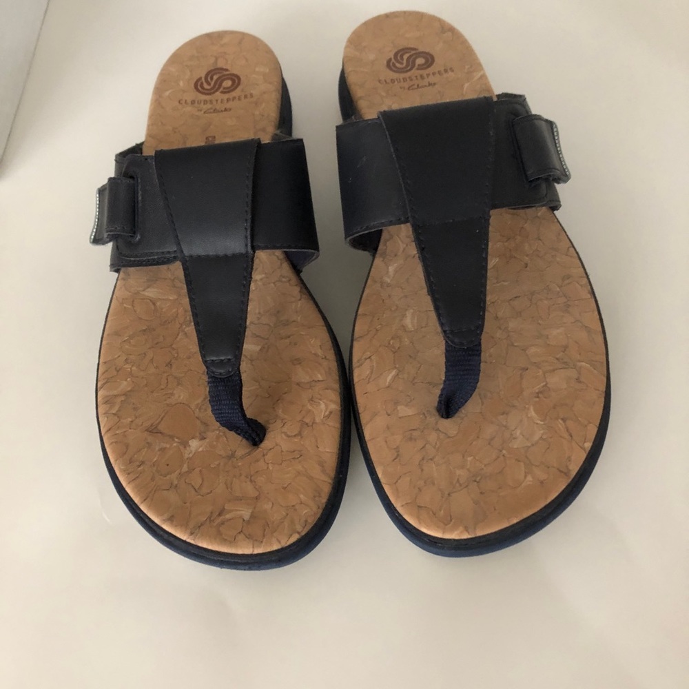 NOT FOR SALE. Clarks Cloudsteppers. Navy Thong Sandals. - Picture 2 of 7